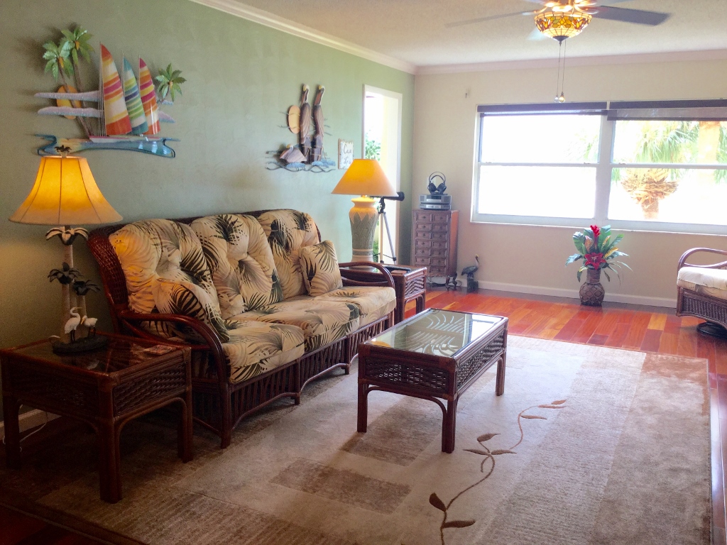 4775 Cove Cr. #206, St. Petersburg, FL 33708