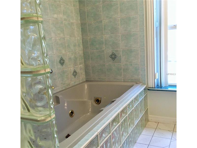 6124 55TH AVENUE N, St Petersburg, FL 33709