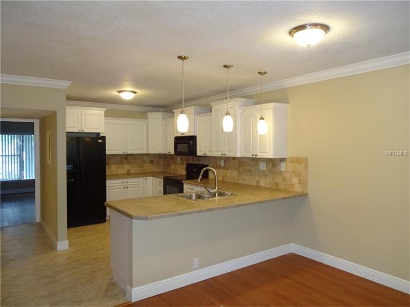 2011 AUSTRALIA WAY W, Clearwater, FL 33763