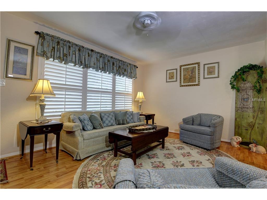 902 Bay Breeze Ter, Largo, FL 33770