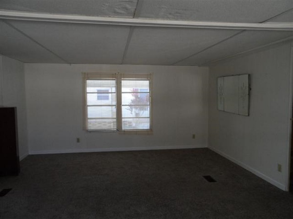 Oak Crest Mobile Home Park9925 Ulmerton Rd., #208Largo, FL 33771