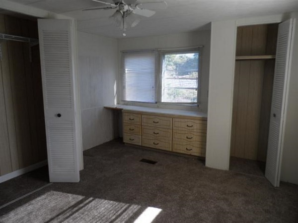 Oak Crest Mobile Home Park9925 Ulmerton Rd., #208Largo, FL 33771