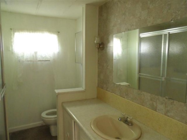 Oak Crest Mobile Home Park9925 Ulmerton Rd., #208Largo, FL 33771