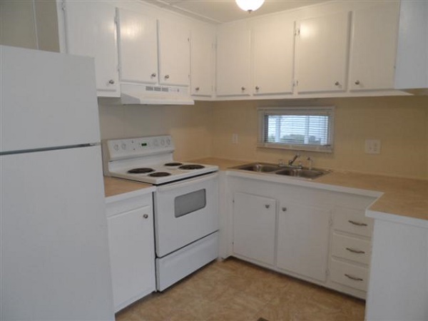 Oak Crest Mobile Home Park9925 Ulmerton Rd., #147Largo, FL 33771