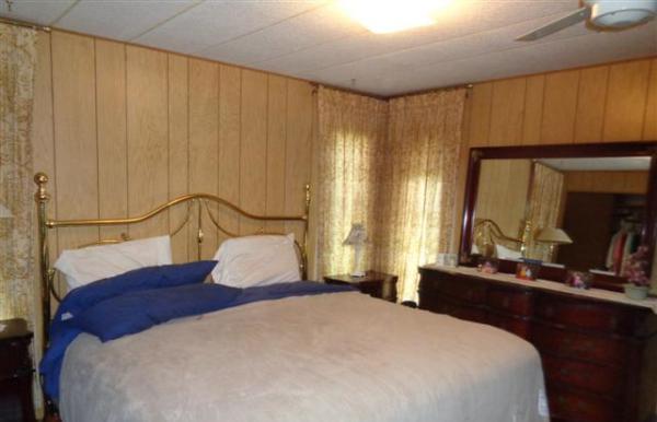 Oak Crest Mobile Home Park9925 Ulmerton Rd., #48Largo, FL 33771
