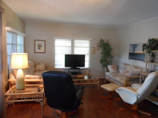 Oak Crest Mobile Home Park9925 Ulmerton Rd., #19Largo, FL 33771
