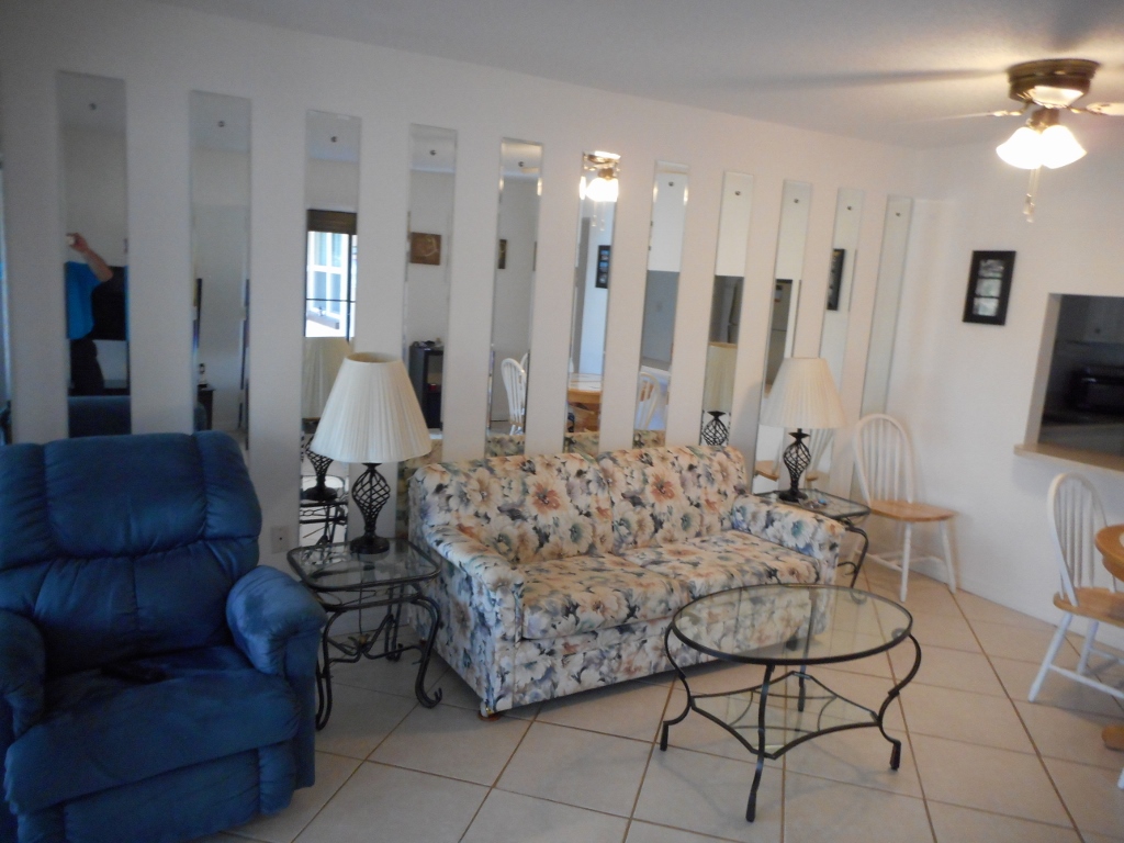 7701 Starkey Rd.#304, Seminole, FL 33777