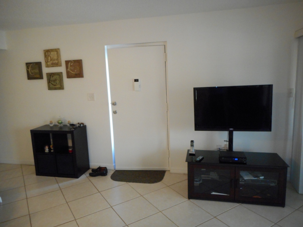 7701 Starkey Rd.#304, Seminole, FL 33777