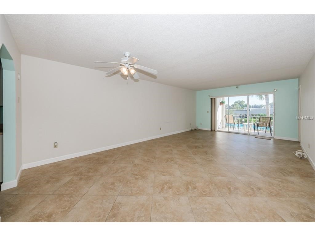 8681 Bardmoor Blvd, Seminole, FL 33777