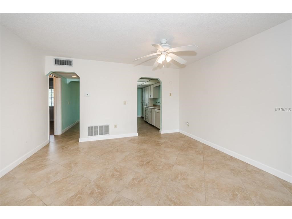 8681 Bardmoor Blvd, Seminole, FL 33777