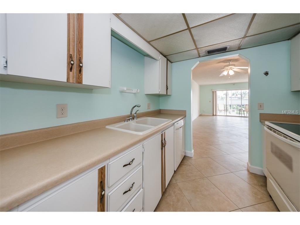 8681 Bardmoor Blvd, Seminole, FL 33777