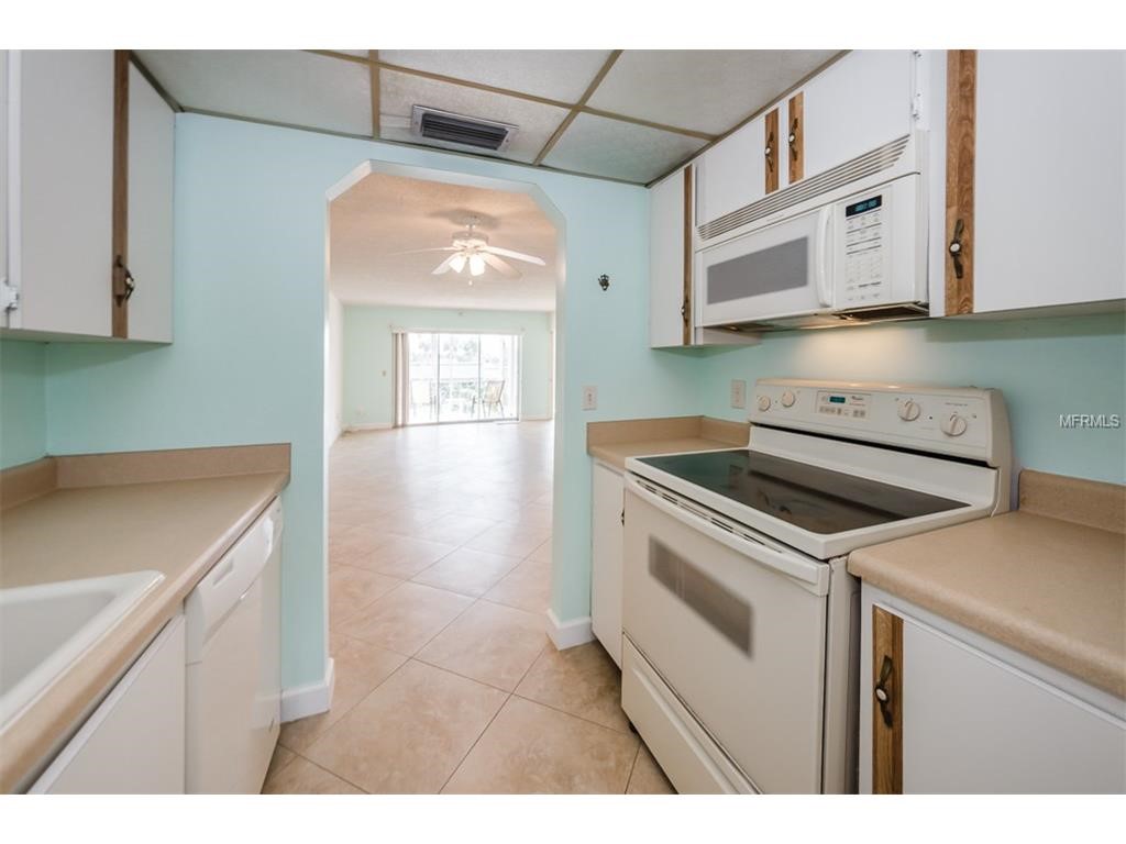 8681 Bardmoor Blvd, Seminole, FL 33777