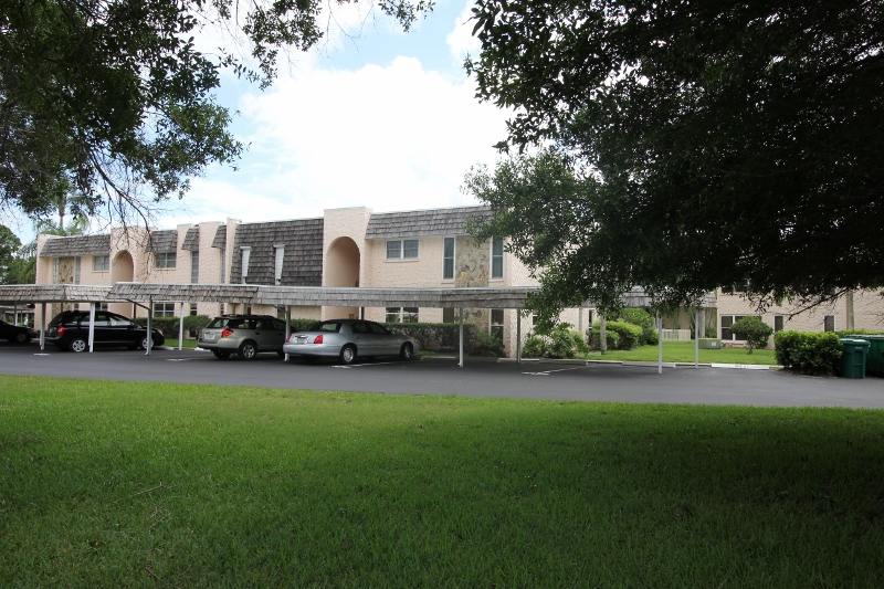 204 Dogwood Circle, Seminole, FL 33777