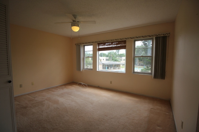 204 Dogwood Circle, Seminole, FL 33777