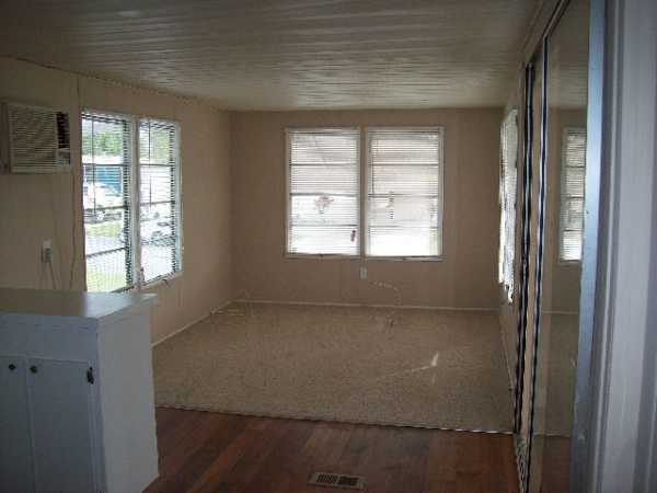 Crystal Lake93144 4th StPinellas Park, FL 33782