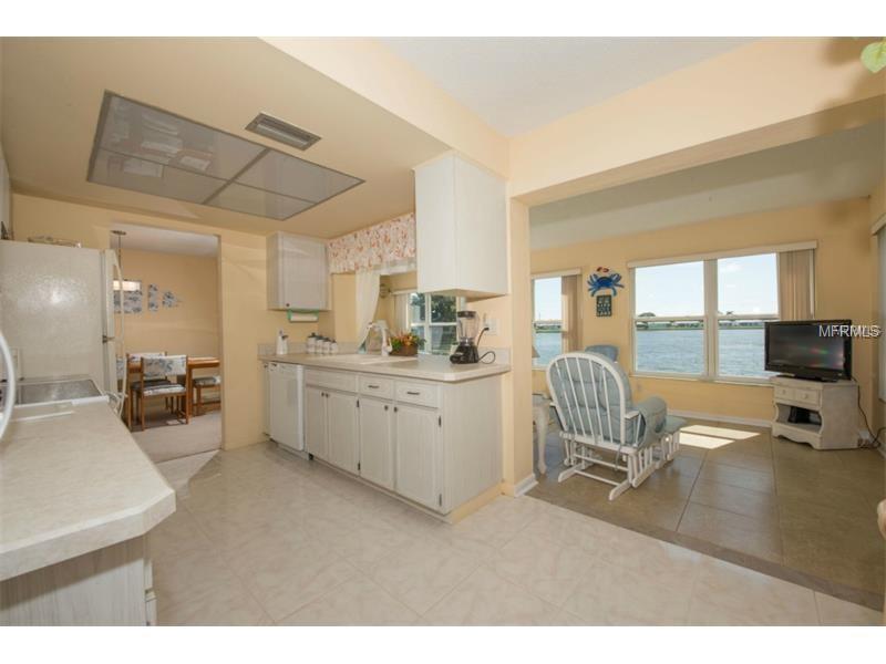 9835 MAINLANDS BOULEVARD W, Pinellas Park, FL 33782