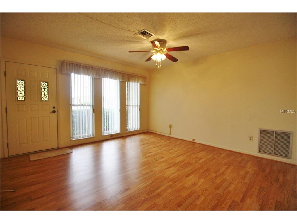 10660 Sandalwood Ct N, Pinellas Park, FL 33782