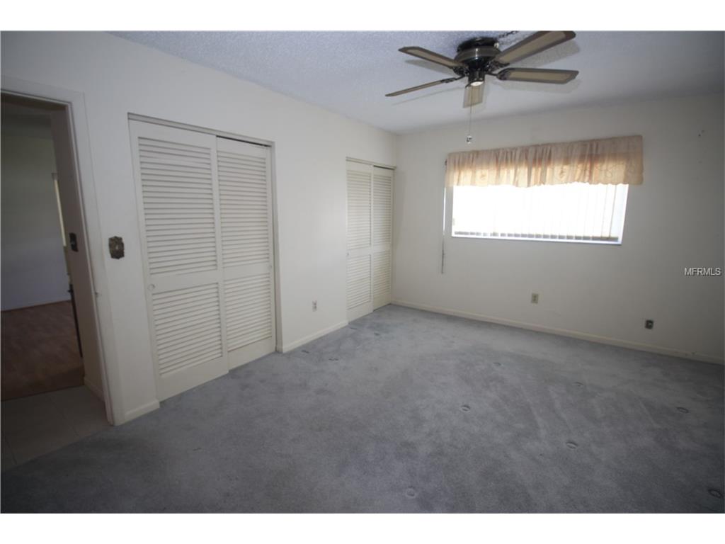 10660 Sandalwood Ct N, Pinellas Park, FL 33782