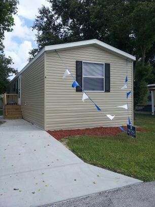 Stoll Manor Mobile Home Park 1123 Walt Williams Rd #9Lakeland, FL 33809