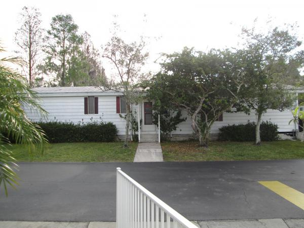Highland Village Mobile Home Park334 PridgeonLakeland, FL 33813