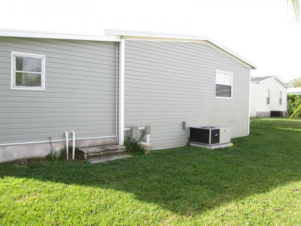 Highland Village Mobile Home Park124 Moller WayLakeland, FL 33813