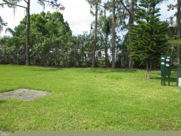 Highland Village Mobile Home Park135 Moller WayLakeland, FL 33813