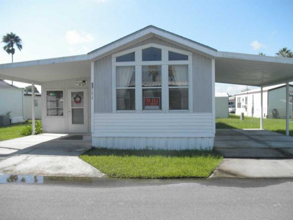 Central Leisure Lakes35 ElmLNAuburndale, FL 33823