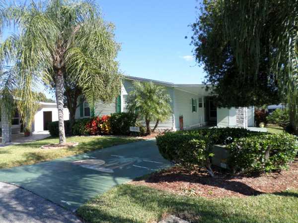 The Hamptons Golf and Country Club160 S HAMPTON BLVDAuburndale, FL 33823