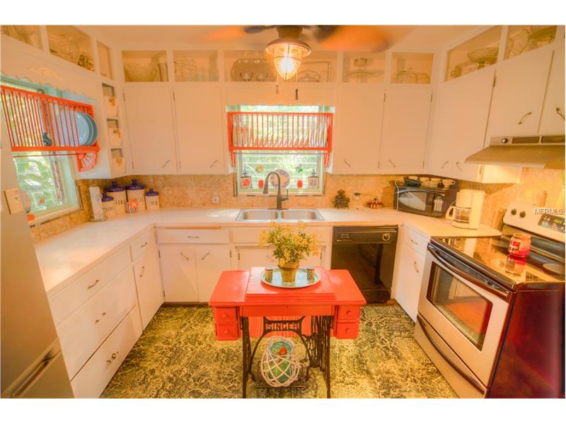 224 W LAKE AVENUE, Auburndale, FL 33823