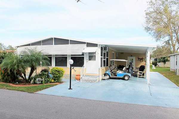 Crystal Lake Club423 N.E. Snead CircleAvon Park, FL 33825
