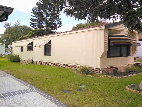 Crystal Lake Club629 E Sunkissed CirAvon Park, FL 33825