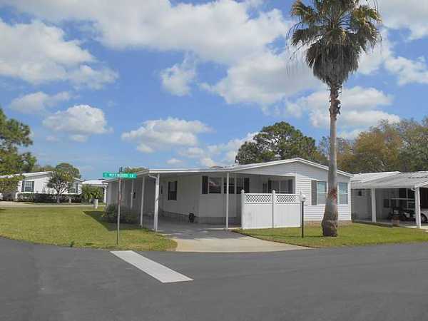 Crystal Lake Club603 E Mockingbird LnAvon Park, FL 33825