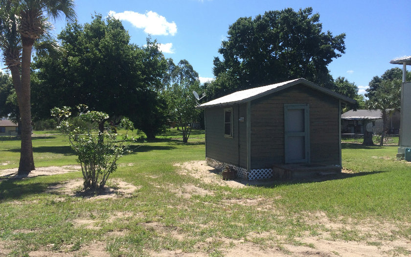 117 4th St., Frostproof, FL 33843