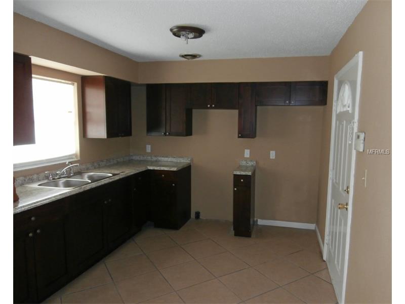 2401 WINGER AVENUE, Haines City, FL 33844