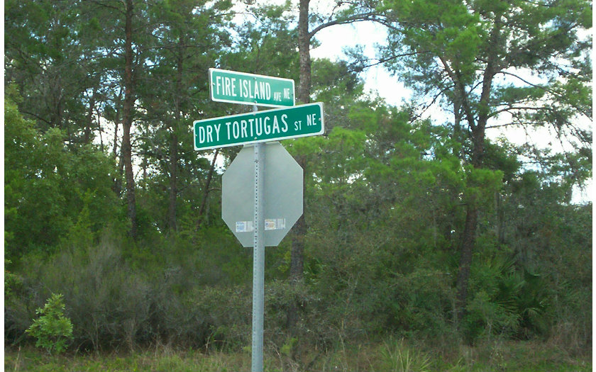 526 DRY TORTUGAS ST NE, Lake Placid, FL 33852