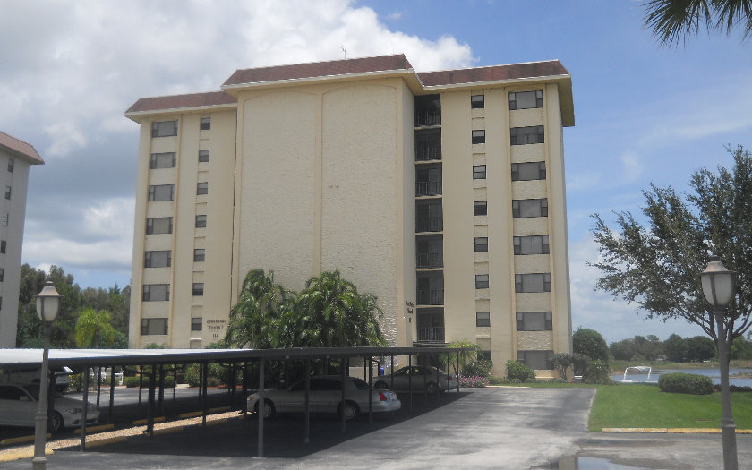 117 Country Club Dr Unit 403, Lake Placid, FL 33852