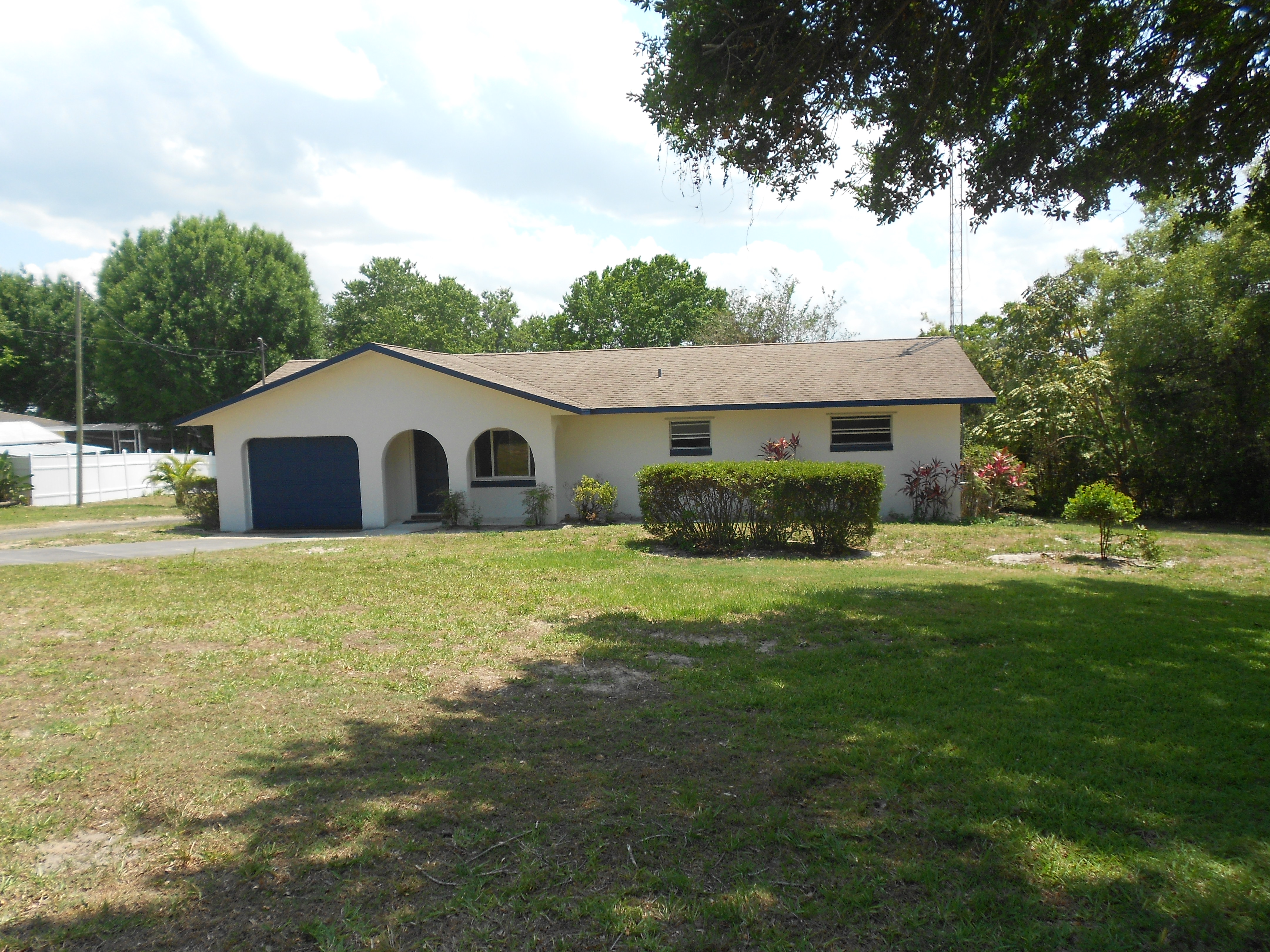 52 Lake Henry Dr, Lake Placid, FL 33852