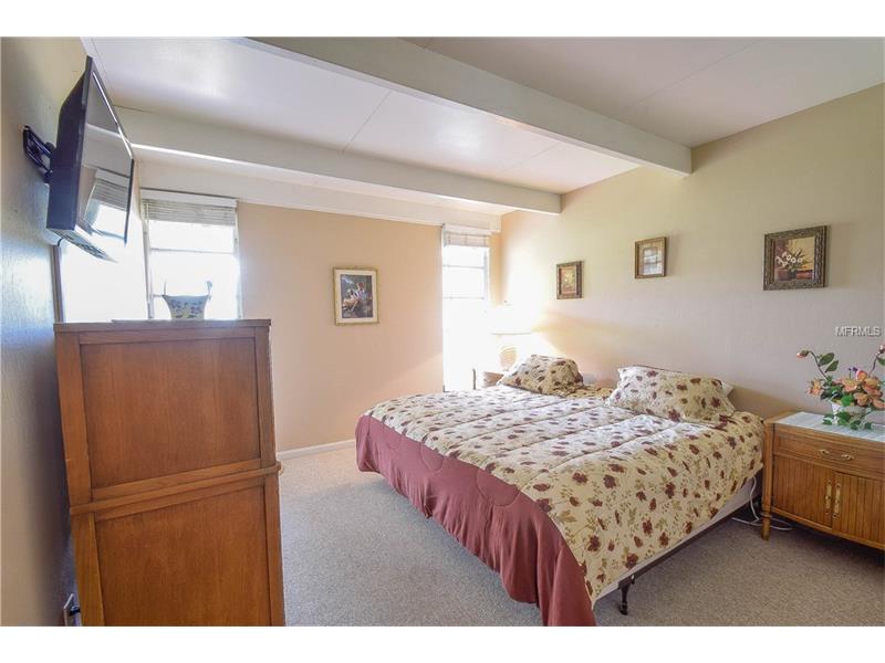 1915 CLUB CIRCLE, Lakeshore, FL 33854