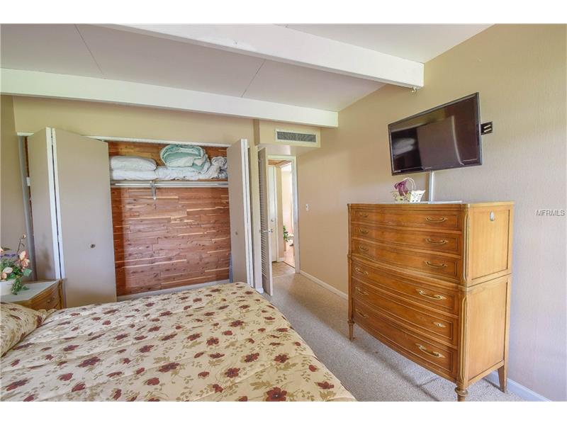 1915 CLUB CIRCLE, Lakeshore, FL 33854