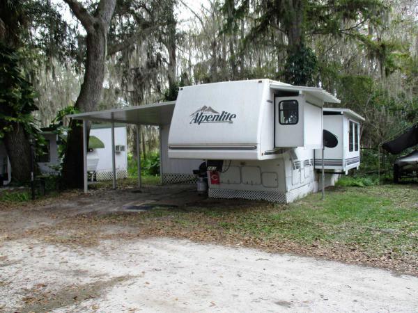 Mallard Mobile Home Park 20 Shrimp Avenue, Lot 163Lorida, FL 33857