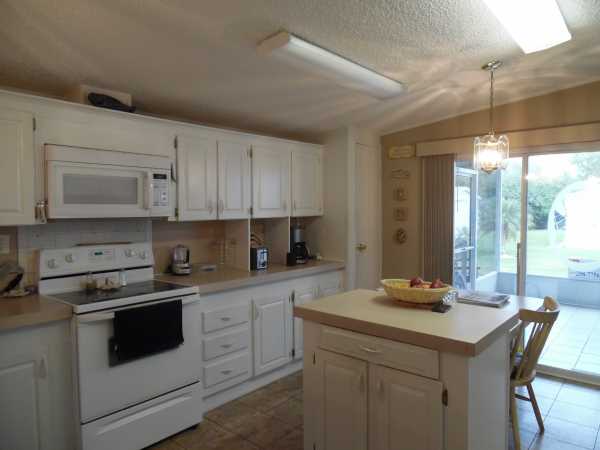 Lake Pointe Village133 Lake Michigan DriveMulberry, FL 33860