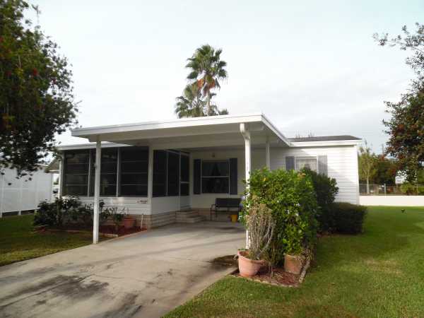 Lake Pointe Village13 Lake Pointe DriveMulberry, FL 33860