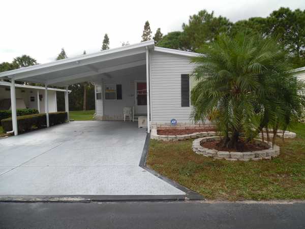 Lake Pointe Village165 Lake Michigan DriveMulberry, FL 33860