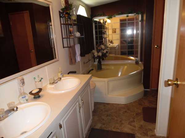 Lake Pointe Village338 Lake Huron DriveMulberry, FL 33860
