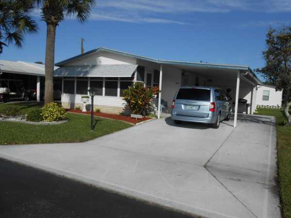 Buttonwood Bay242 Cottonwood DriveSebring, FL 33876