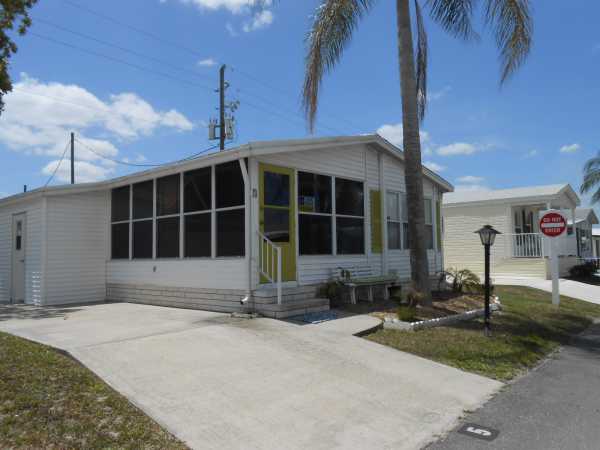 Buttonwood Bay5 Tarpon DriveSebring, FL 33876
