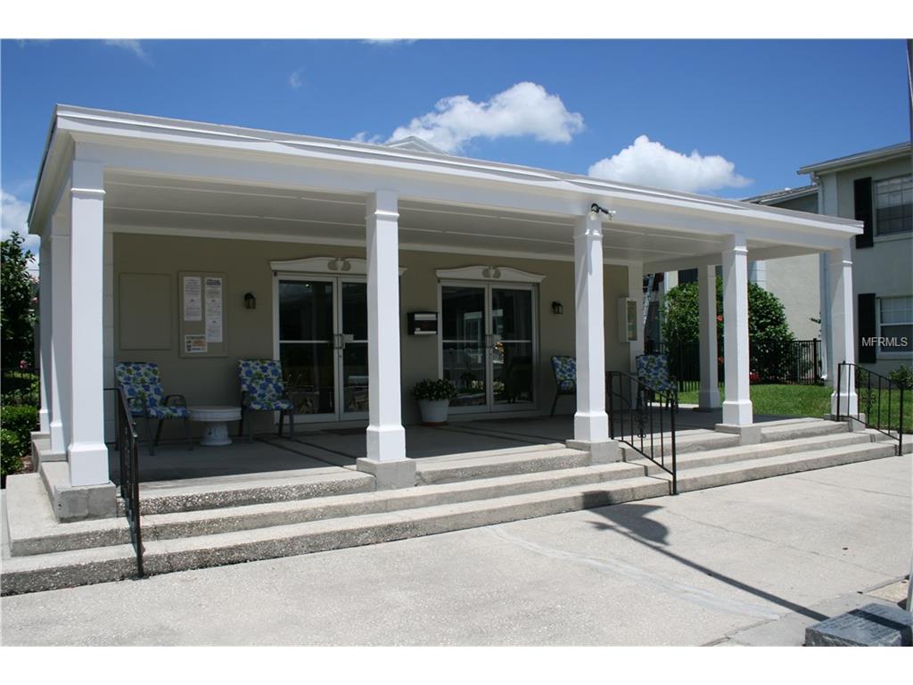 689 Lake Howard Dr Nw, Winter Haven, FL 33880