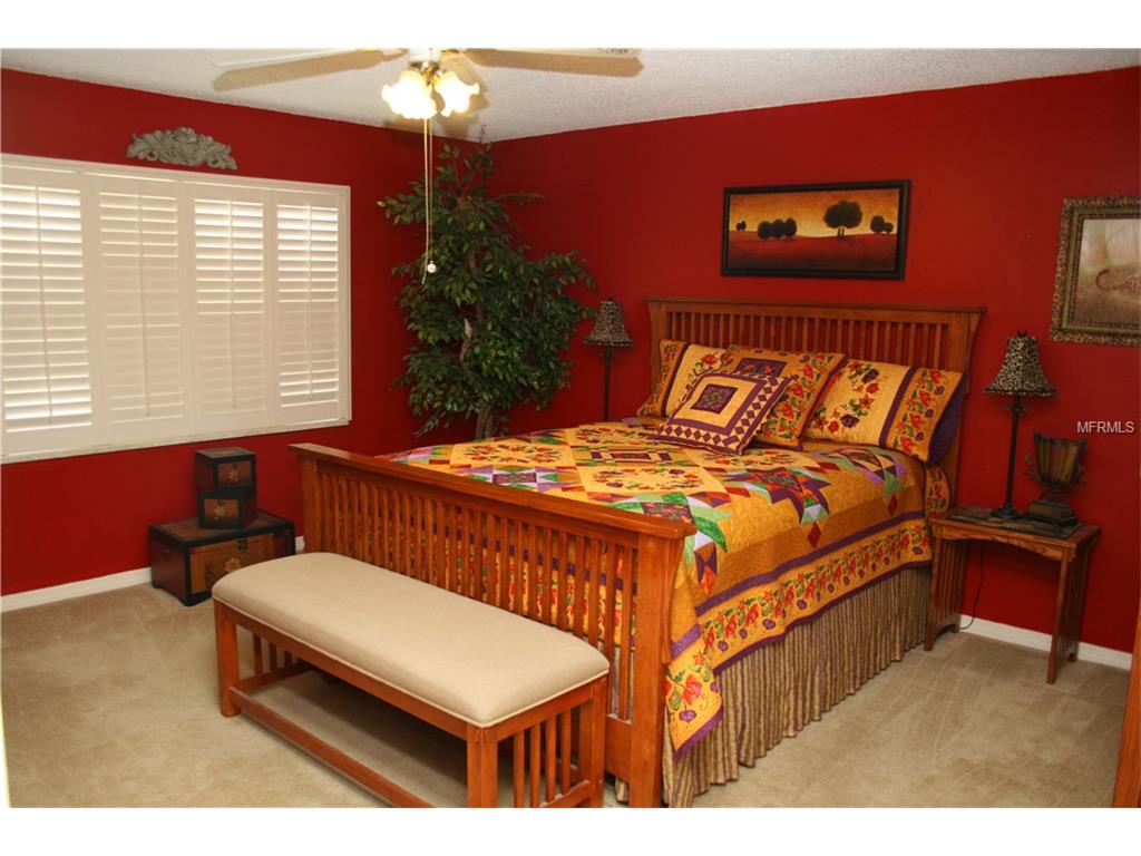 689 Lake Howard Dr Nw, Winter Haven, FL 33880