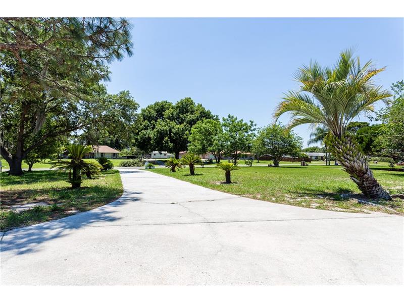 9011 OAKWOOD DRIVE, Lake Wales, FL 33898