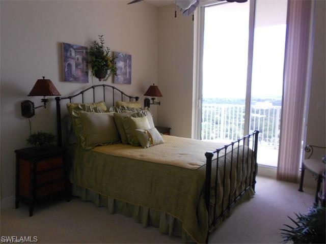 2104 W 1st ST, Fort Myers, FL 33901